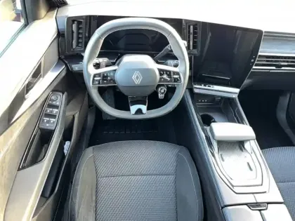 Photo 23 Renault Austral  E-Tech full hybrid 200 GSR2