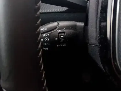 Photo 17 Peugeot 208  BlueHDi 100 S&S BVM6