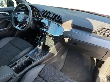 Photo 8 Audi Q3  35 TFSI 150 ch S tronic 7