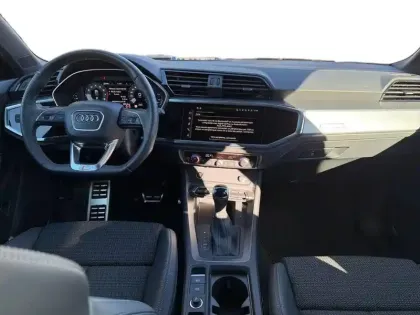 Photo 10 Audi Q3  35 TFSI 150 ch S tronic 7