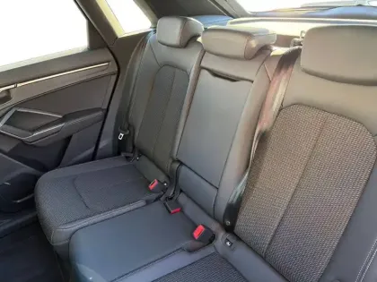 Photo 13 Audi Q3  35 TFSI 150 ch S tronic 7