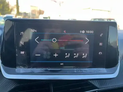 Photo 13 Peugeot 208  PureTech 75 S&S BVM5