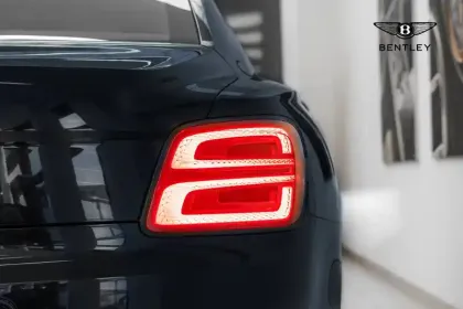 Photo 6 Bentley Flying spur  Hybrid V8 4.0 680 ch BVA