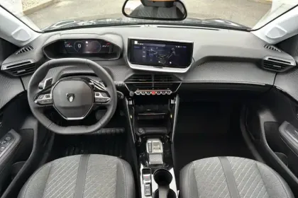 Photo 12 Peugeot 208  Hybrid 110 e-DCS6