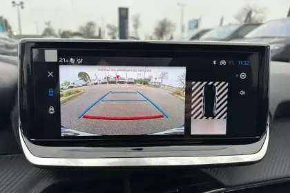 Photo 17 Peugeot 208  Hybrid 110 e-DCS6