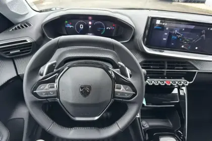 Photo 11 Peugeot 208  Hybrid 110 e-DCS6