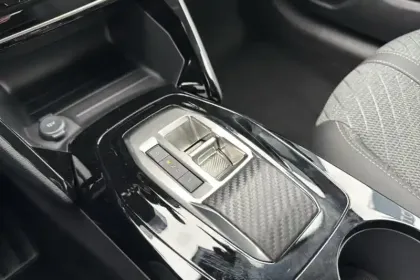 Photo 18 Peugeot 208  Hybrid 110 e-DCS6