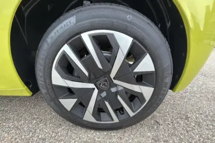 Photo 20 Peugeot 208  Hybrid 110 e-DCS6