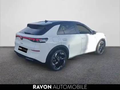 Photo 1 Volkswagen T-roc  1.5 eTSI EVO2 Hybrid 150 ch DSG7