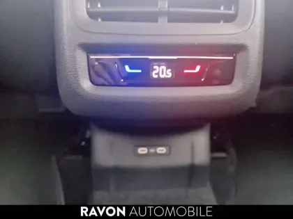 Photo 19 Volkswagen T-roc  1.5 eTSI EVO2 Hybrid 150 ch DSG7