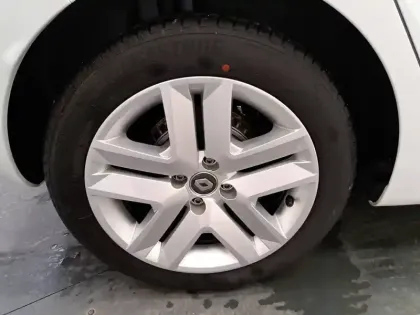 Photo 13 Renault Clio  Blue dCi 100 - 21N