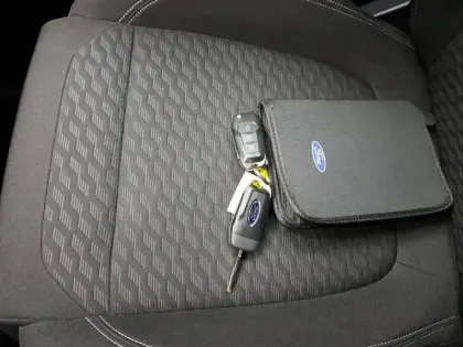 Photo 80 Ford Fiesta Gén. V Ph2 Titanium Business 5