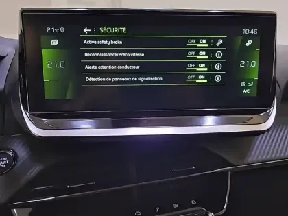 Photo 21 Peugeot 208  PureTech 100 S&S EAT8