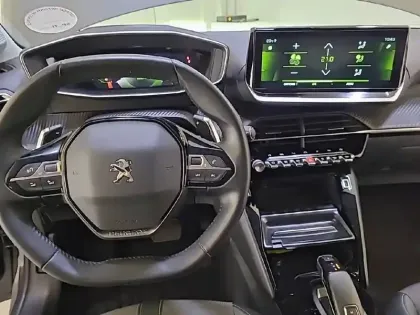 Photo 7 Peugeot 208  PureTech 100 S&S EAT8