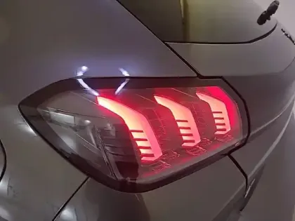 Photo 16 Peugeot 208  PureTech 100 S&S EAT8