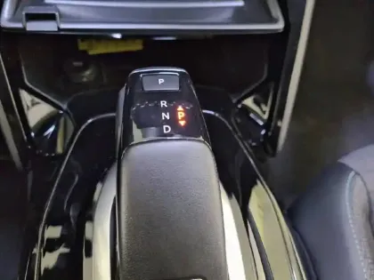 Photo 13 Peugeot 208  PureTech 100 S&S EAT8