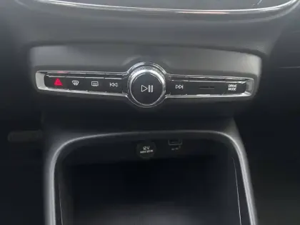 Photo 12 Volvo Xc40  T4 Recharge 129+82 ch DCT7