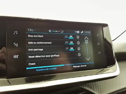 Photo 20 Peugeot 208  PureTech 75 S&S BVM5