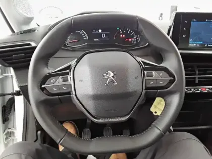 Photo 8 Peugeot 208  PureTech 75 S&S BVM5