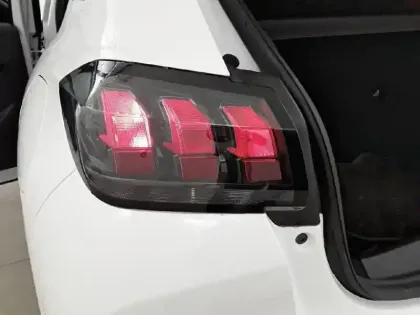 Photo 16 Peugeot 208  PureTech 75 S&S BVM5