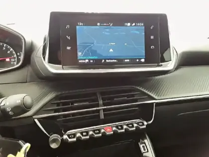 Photo 14 Peugeot 208  PureTech 75 S&S BVM5