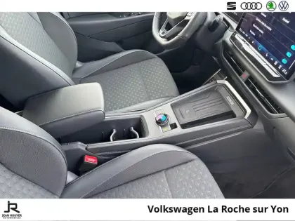 Photo 18 Volkswagen T-roc  1.5 eTSI EVO2 Hybrid 150 ch DSG7