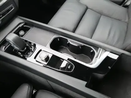 Photo 18 Volvo Xc60  T8 AWD Hybride rechargeable 310 ch+145 ch Geartronic 8