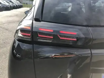 Photo 16 Peugeot 2008  Hybrid 145 e-DCS6