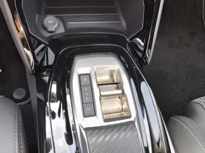 Photo 13 Peugeot 2008  Hybrid 145 e-DCS6