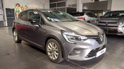 Photo 1 Renault Clio  E-Tech full hybrid 145