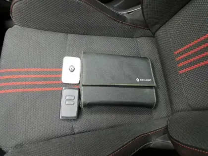 Photo 38 Renault Megane Mégane IV Berline Blue dCi 115 EDC - 20