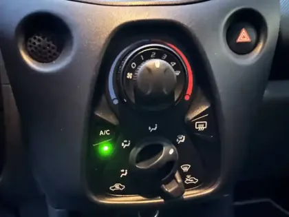 Photo 16 Toyota Aygo  1.0 VVT-i