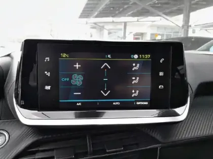 Photo 12 Peugeot 2008  Electrique 136 ch