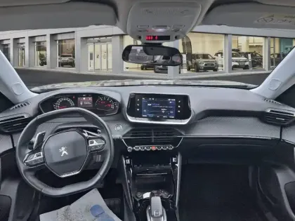 Photo 7 Peugeot 2008  PureTech 130 S&S EAT8