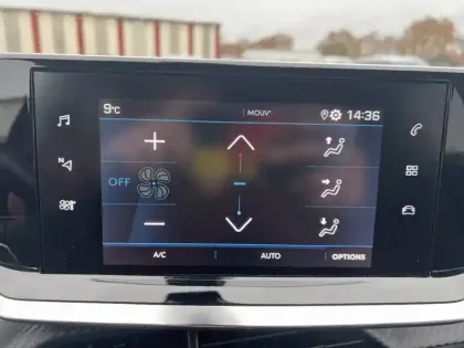 Photo 12 Peugeot 2008  PureTech 130 S&S EAT8