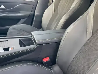 Photo 19 Peugeot 408  PureTech 130 ch S&S EAT8