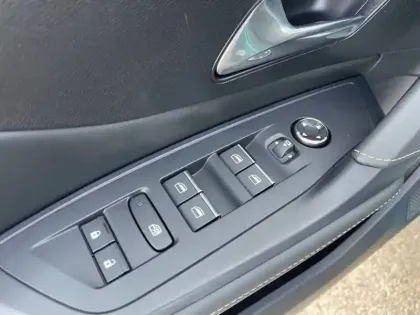 Photo 56 Peugeot 408  PureTech 130 ch S&S EAT8