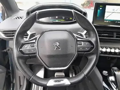 Photo 13 Peugeot 3008  Hybrid 225 e-EAT8