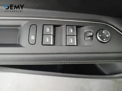 Photo 11 Peugeot 3008  Hybrid4 300 e-EAT8