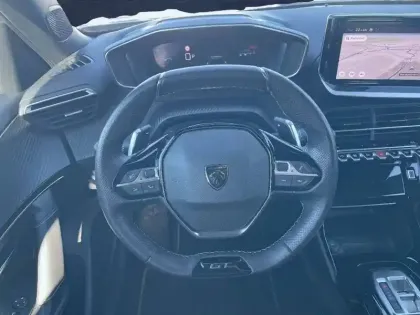 Photo 15 Peugeot 2008  PureTech 130 S&S EAT8