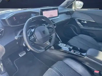 Photo 16 Peugeot 2008  PureTech 130 S&S EAT8