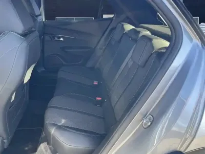 Photo 14 Peugeot 2008  PureTech 130 S&S EAT8