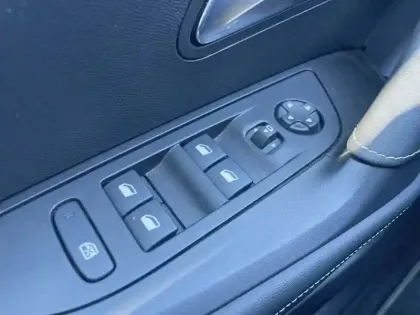 Photo 28 Peugeot 2008  PureTech 130 S&S EAT8