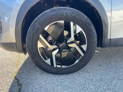 Photo 8 Peugeot 2008  PureTech 130 S&S EAT8