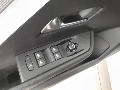 Photo 11 Opel Astra  1.5 Diesel 130 ch BVA8