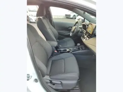 Photo 13 Toyota Corolla Hybride 1.8L 140h Dynamic Business 1