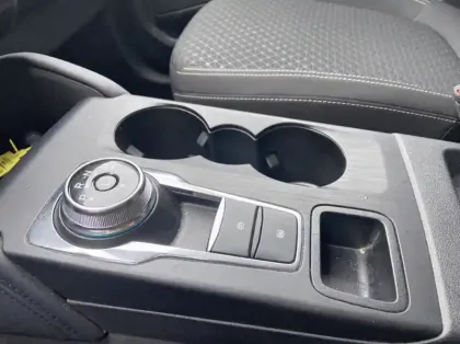 Photo 7 Ford Kuga 2.5 Duratec 180ch Hybrid FlexiFuel Titanium Business Powershift