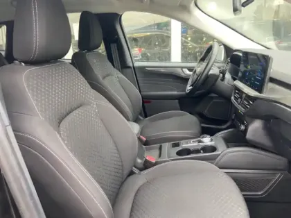 Photo 20 Ford Kuga 2.5 Duratec 180ch Hybrid FlexiFuel Titanium Business Powershift