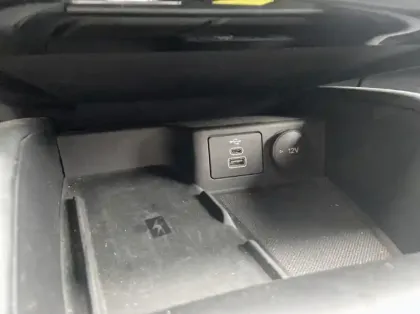 Photo 18 Ford Kuga 2.5 Duratec 180ch Hybrid FlexiFuel Titanium Business Powershift