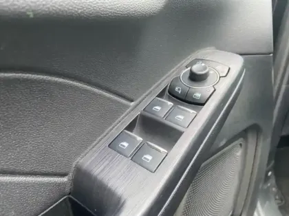 Photo 5 Ford Kuga 2.5 Duratec 180ch Hybrid FlexiFuel Titanium Business Powershift